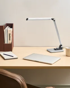 Clearance Beliani Lampada da scrivania a LED ENIF con Caricatore wireless Argento