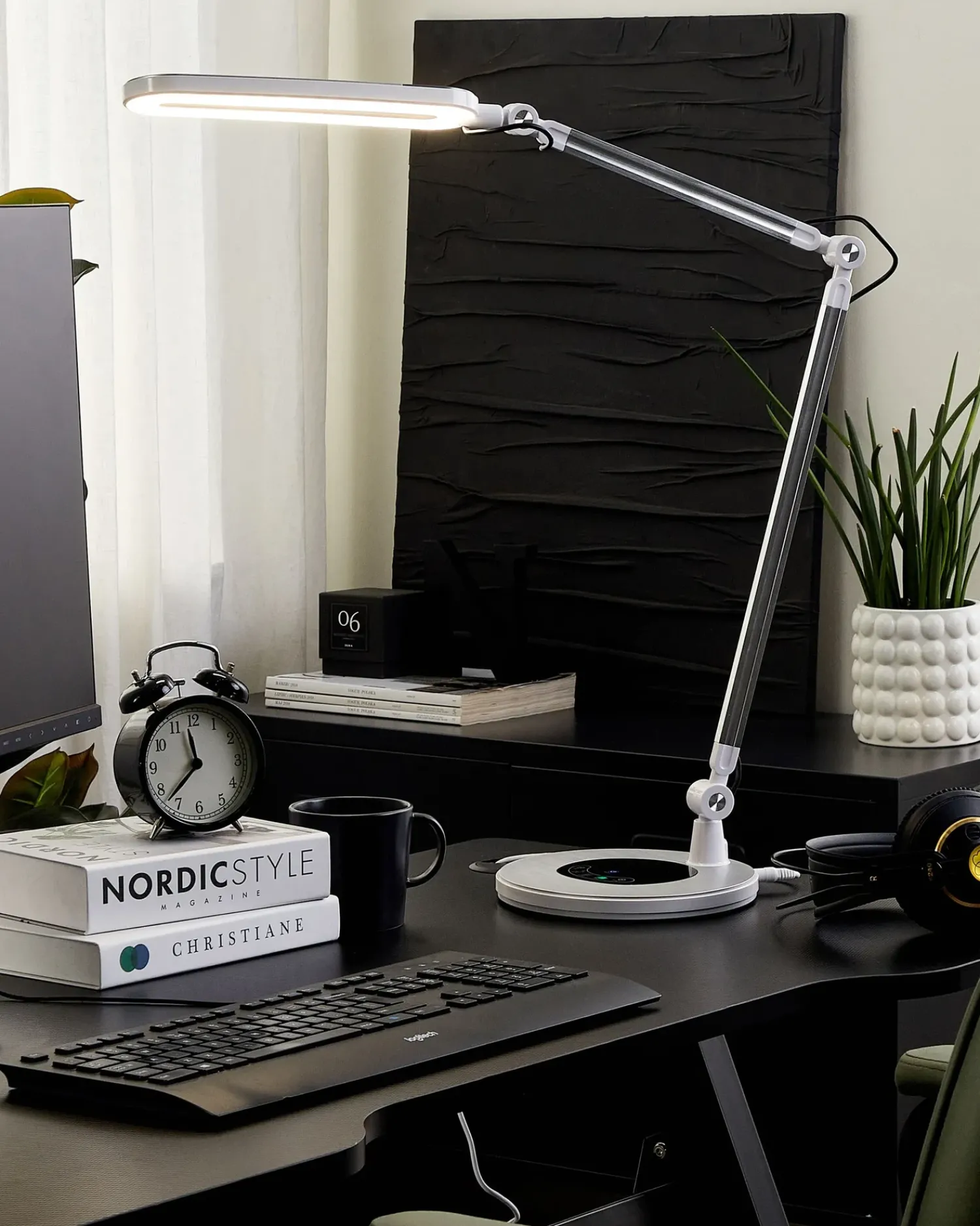 Clearance Beliani Lampada da scrivania a LED GRUS con dimmer Metallo Argento