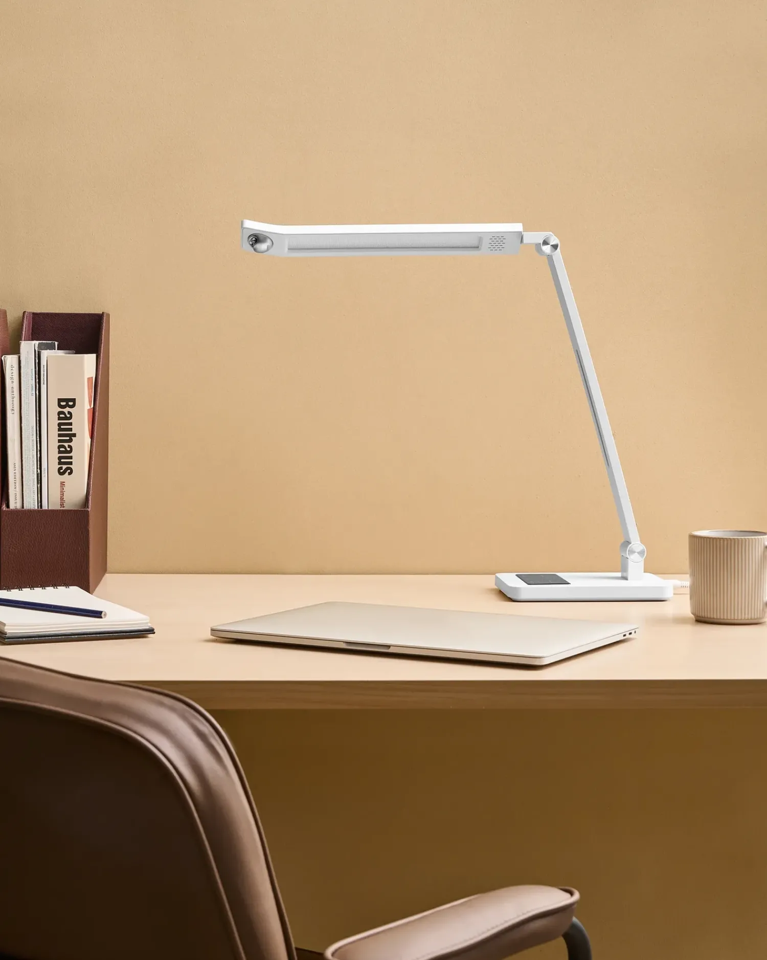 New Beliani Lampada da scrivania a LED LEPUS con sensore di movimento Bianco