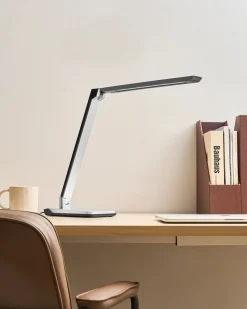 Beliani Lampada da scrivania a LED PICTOR con dimmer Argento