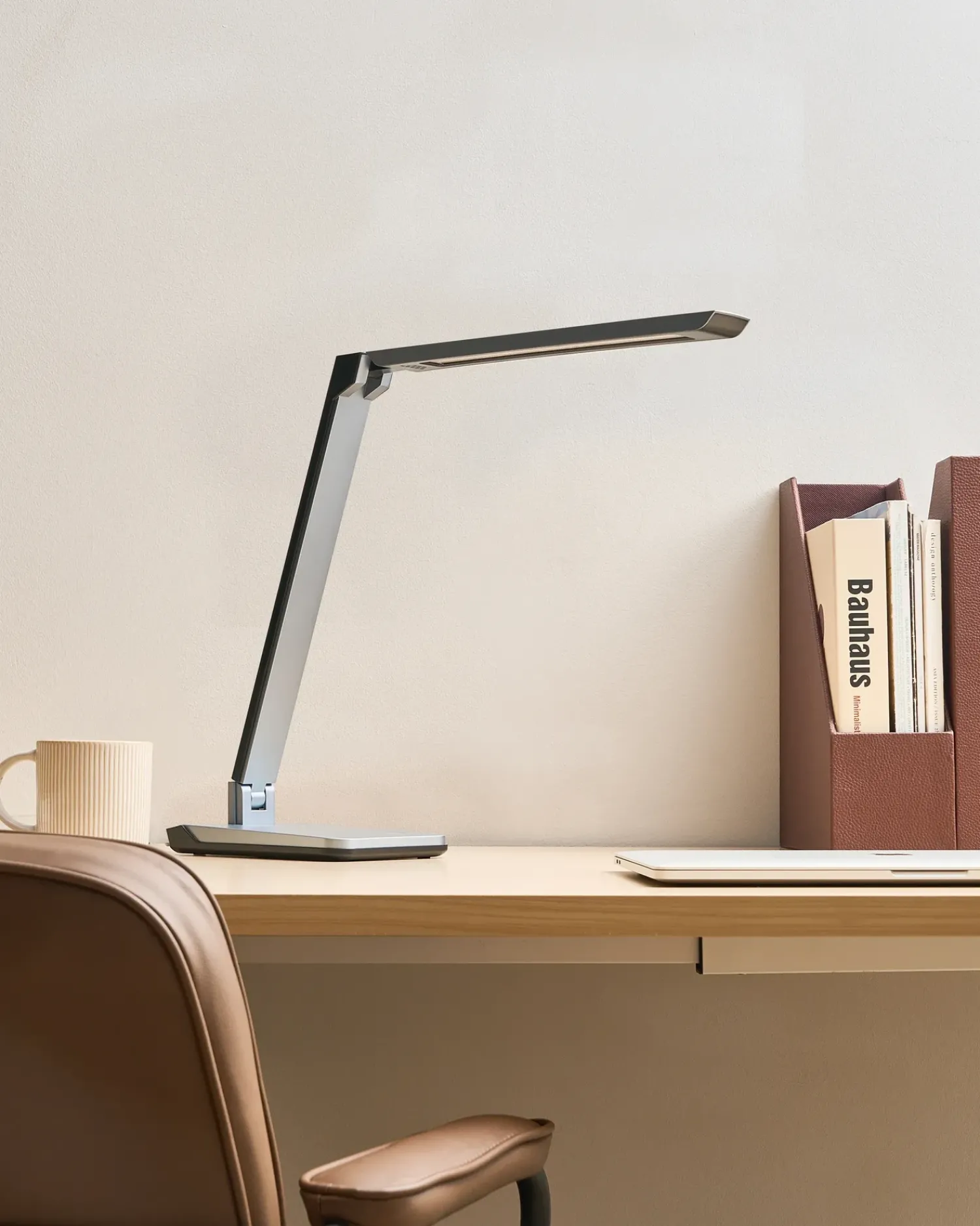 Clearance Beliani Lampada da scrivania a LED PICTOR con dimmer scuro Grigio