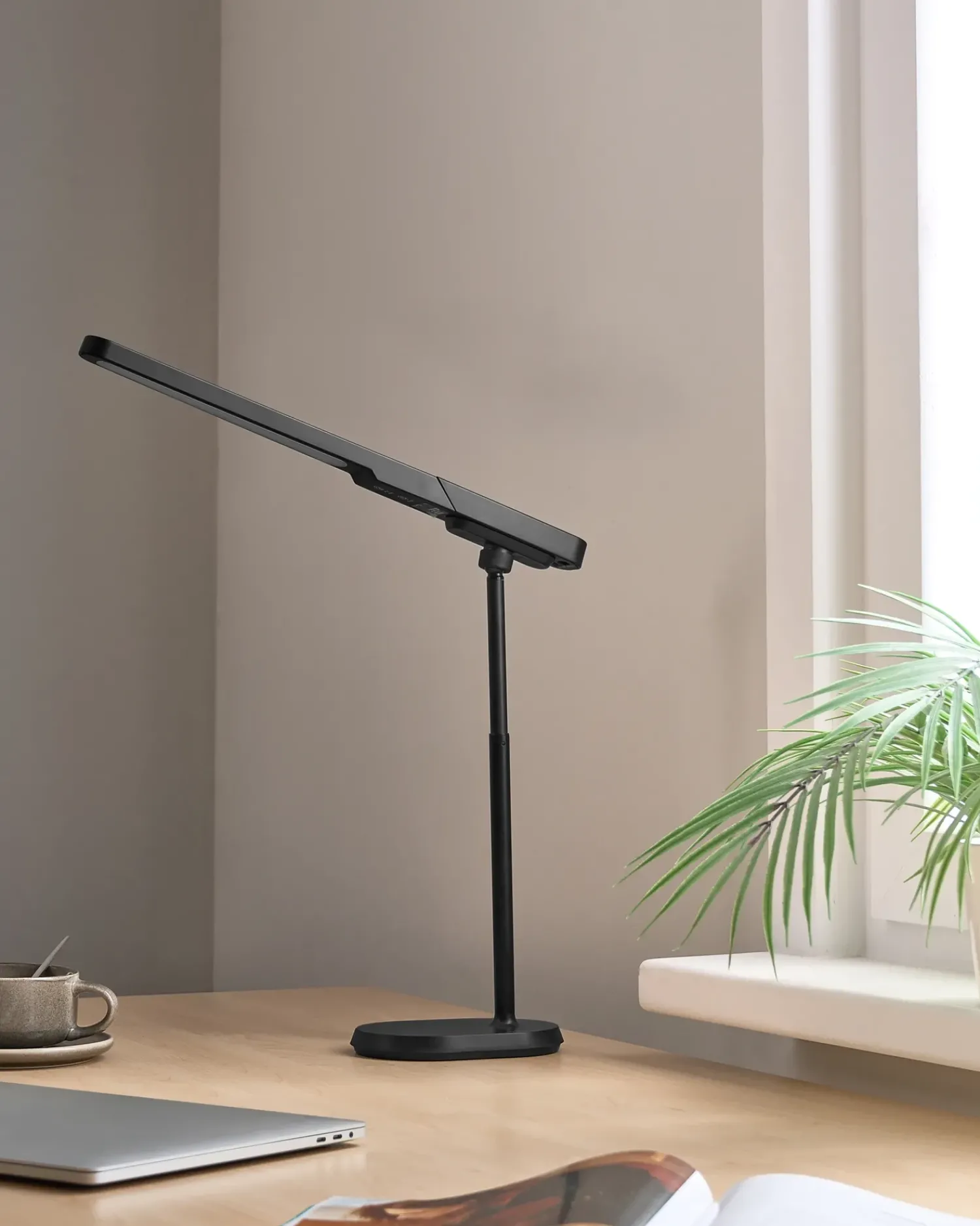 Online Beliani Lampada da scrivania a LED TUCANA con dimmer Nero