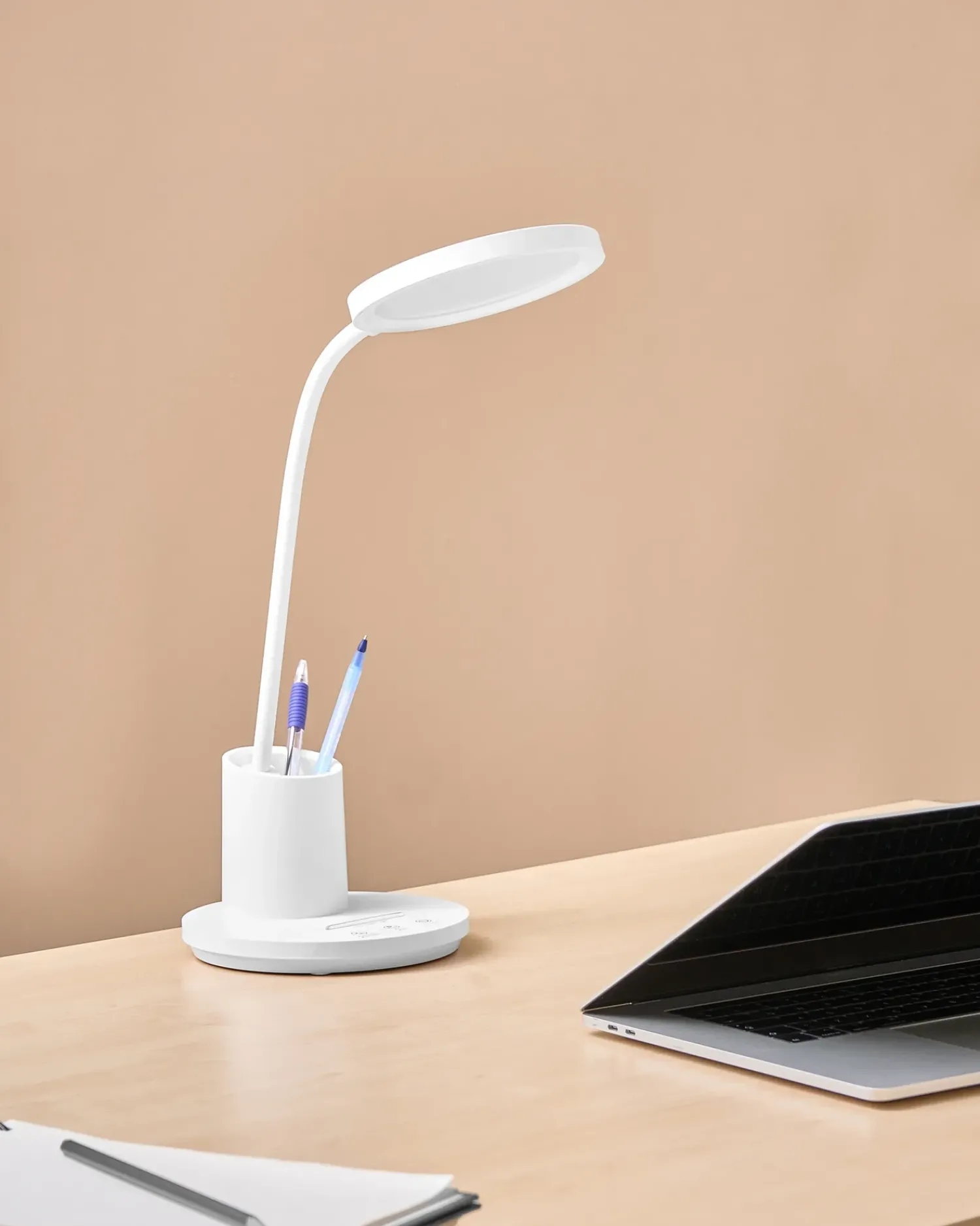 Beliani Lampada da scrivania a LED VELA con dimmer Bianco