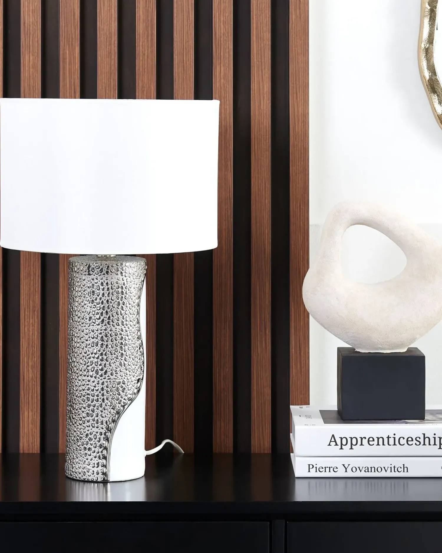 Outlet Beliani Lampada da tavolo AIKEN Porcellana Bianco Argento Bianco