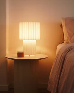 New Beliani Lampada da tavolo ALFEIOS Lino Bianco