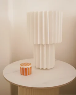 New Beliani Lampada da tavolo ALFEIOS Lino Bianco