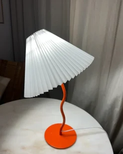 Sale Beliani Lampada da tavolo ALWERO Metallo Arancione Bianco Arancione