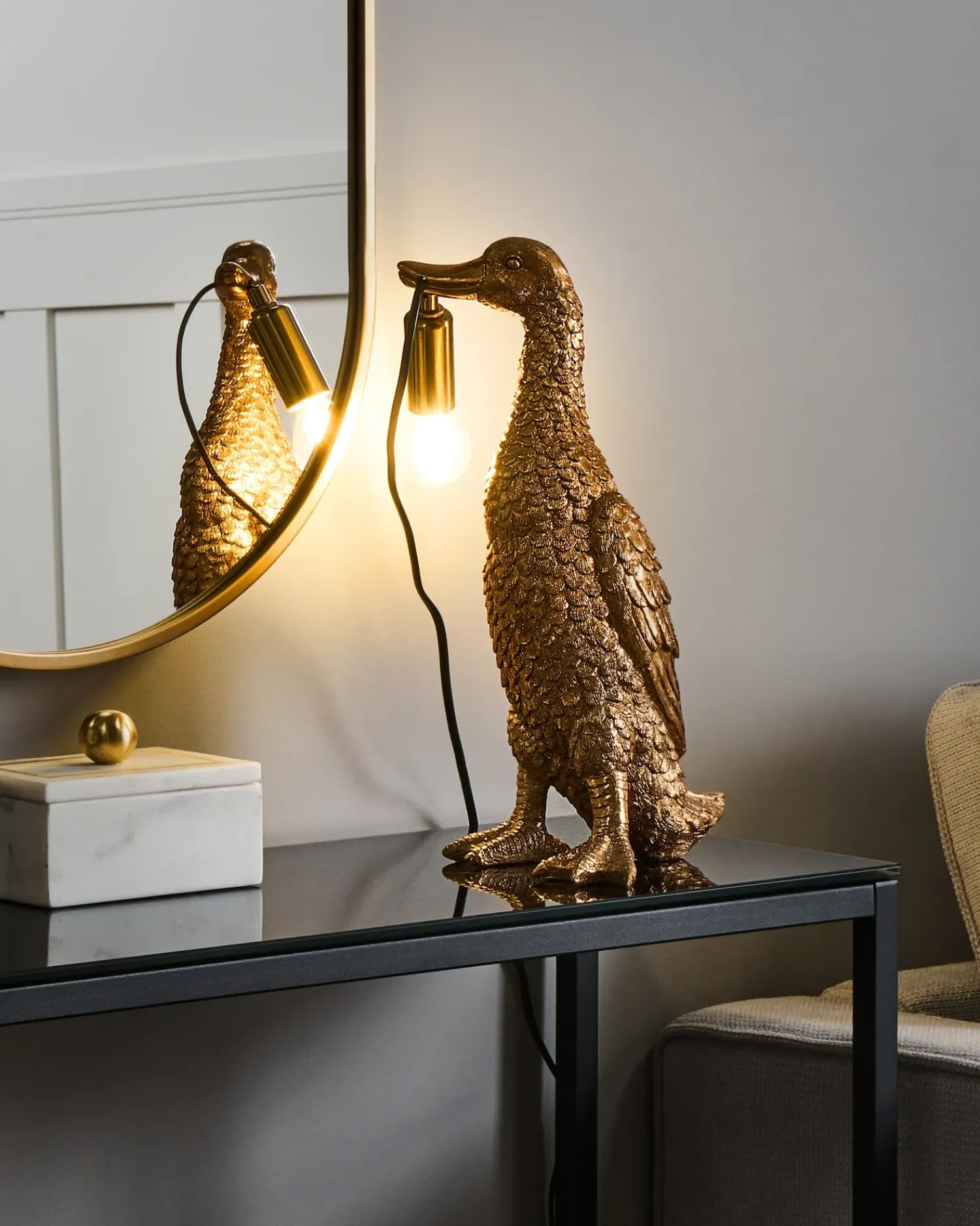 Best Beliani Lampada da tavolo Anatra ANATIS Oro Ottone Oro