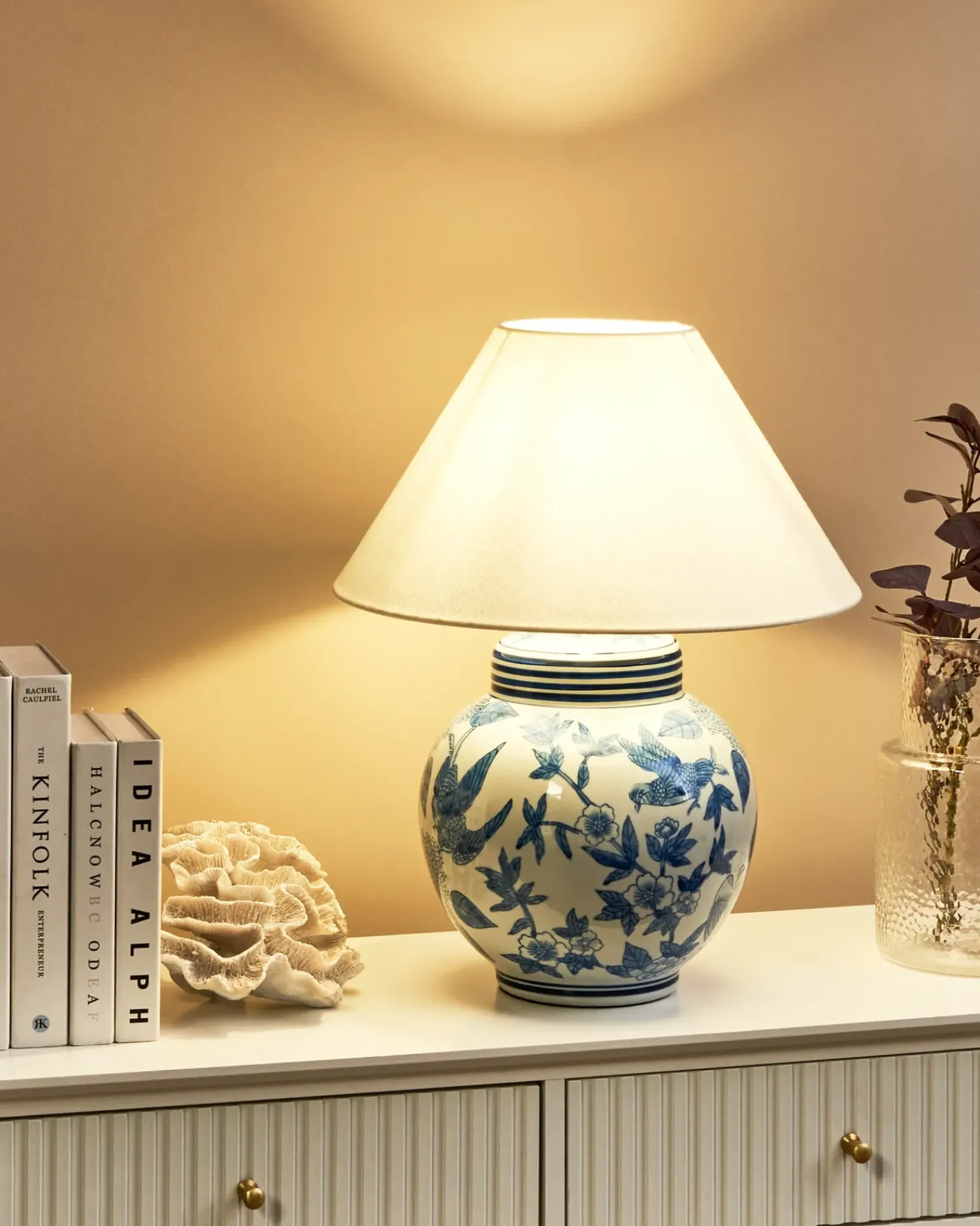 New Beliani Lampada da tavolo ARUNCA Porcellana Bianco/Blu Bianco Blu
