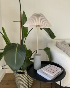 Sale Beliani Lampada da tavolo BALUARTE Lino sintetico Beige Beige Grigio Oro