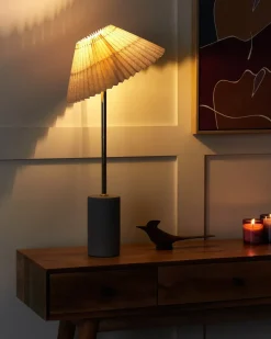 Sale Beliani Lampada da tavolo BALUARTE Lino sintetico Beige Beige Grigio Oro