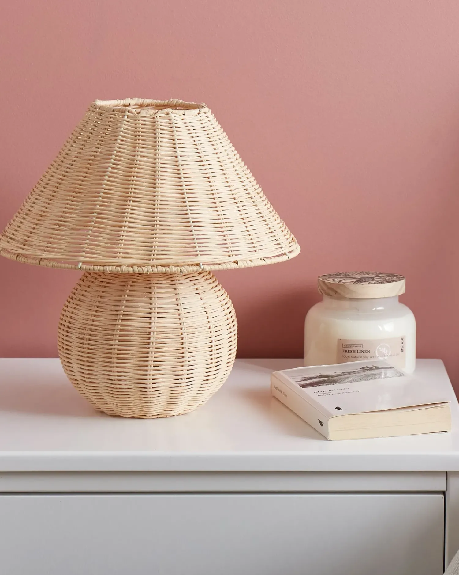 Hot Beliani Lampada da tavolo CINDER Rattan Naturale