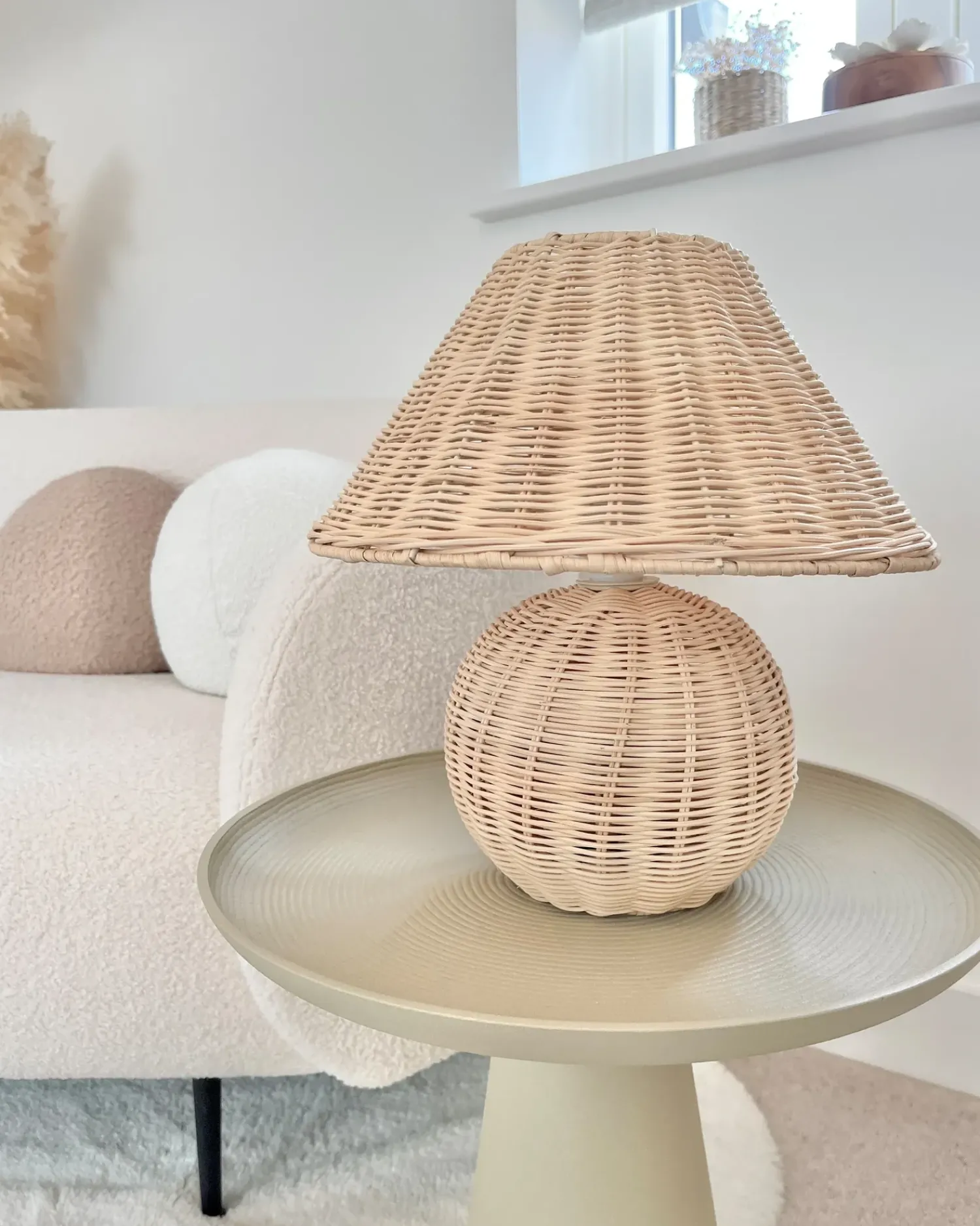 Hot Beliani Lampada da tavolo CINDER Rattan Naturale