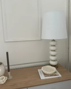 Discount Beliani Lampada da tavolo FRIO Metallo Bianco Bianco Oro