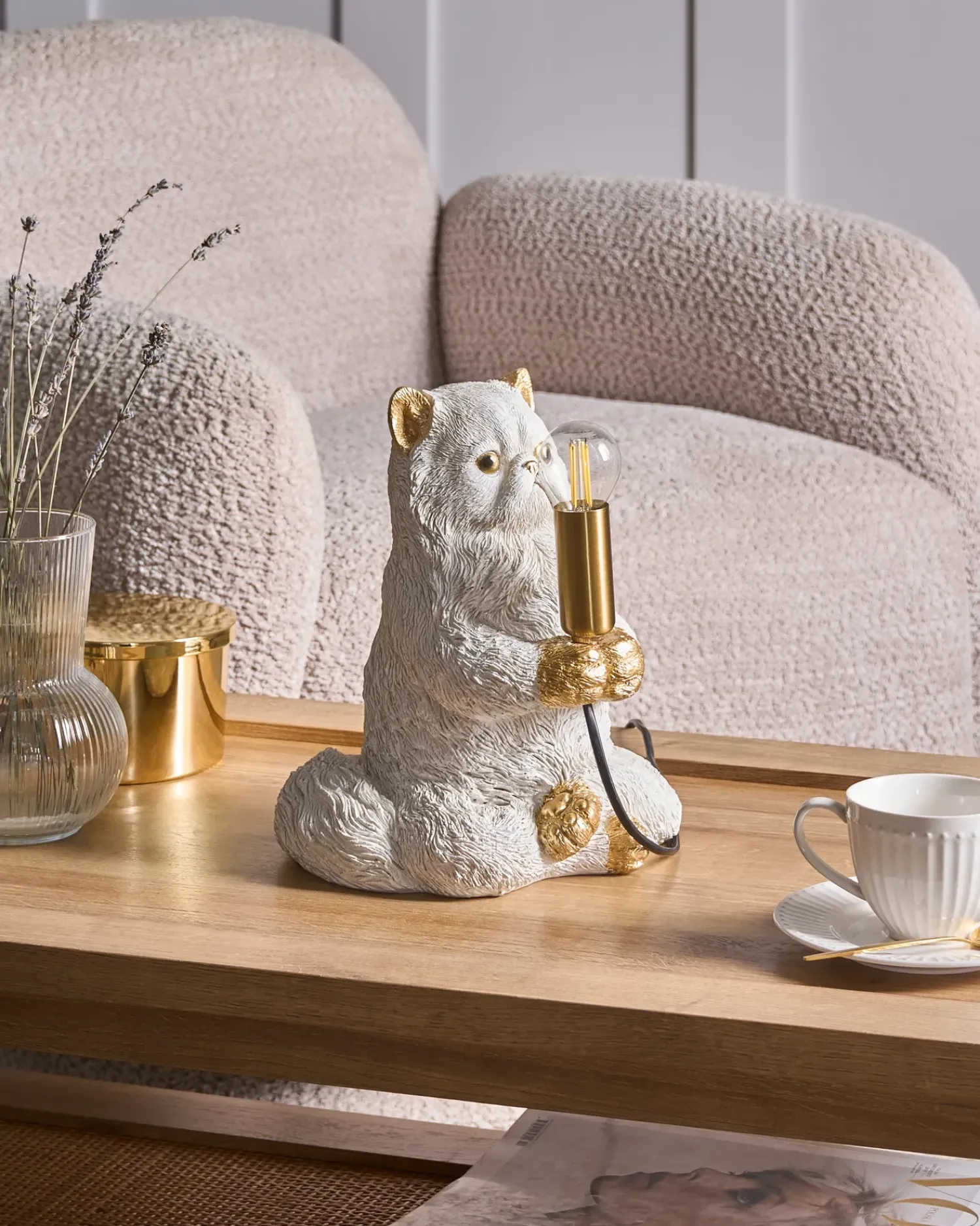 Clearance Beliani Lampada da tavolo Gatto YOKO Bianco Bianco Ottone