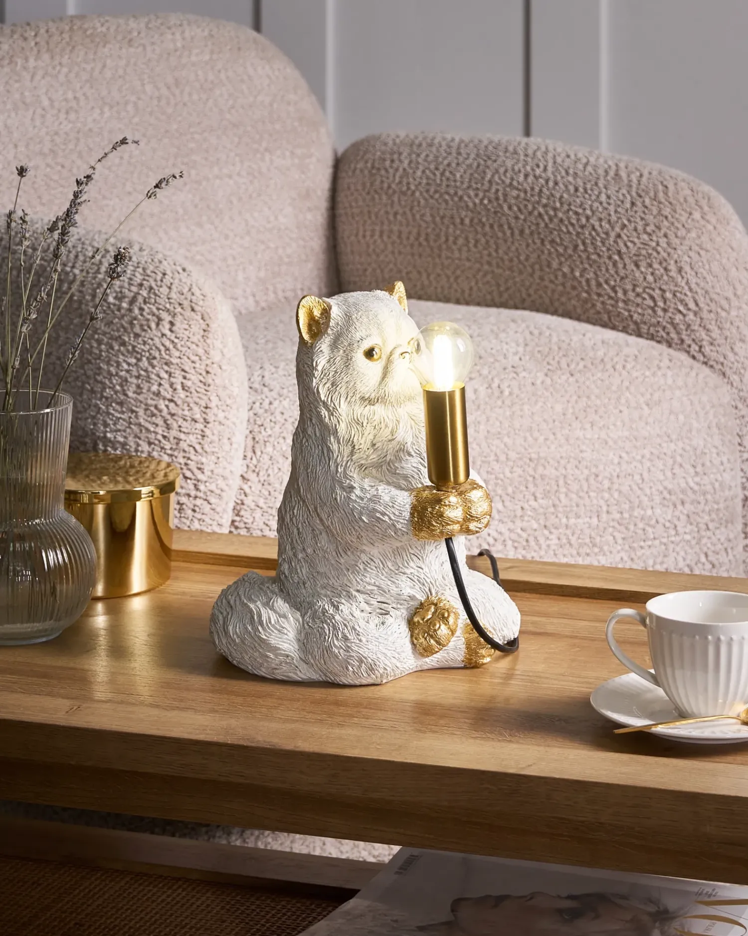 Clearance Beliani Lampada da tavolo Gatto YOKO Bianco Bianco Ottone