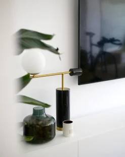 Best Beliani Lampada da tavolo HONDO Pietra Nero Nero Oro