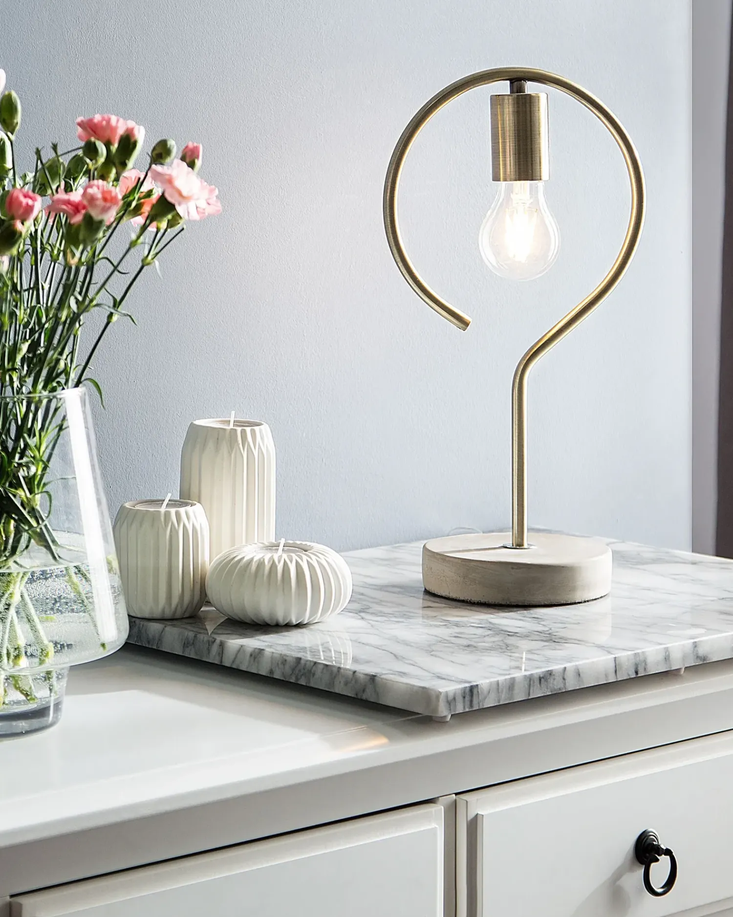 Clearance Beliani Lampada da tavolo JUCAR Metallo Ottone Beige Ottone