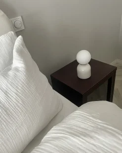 Clearance Beliani Lampada da tavolo KIWI Pietra Bianco