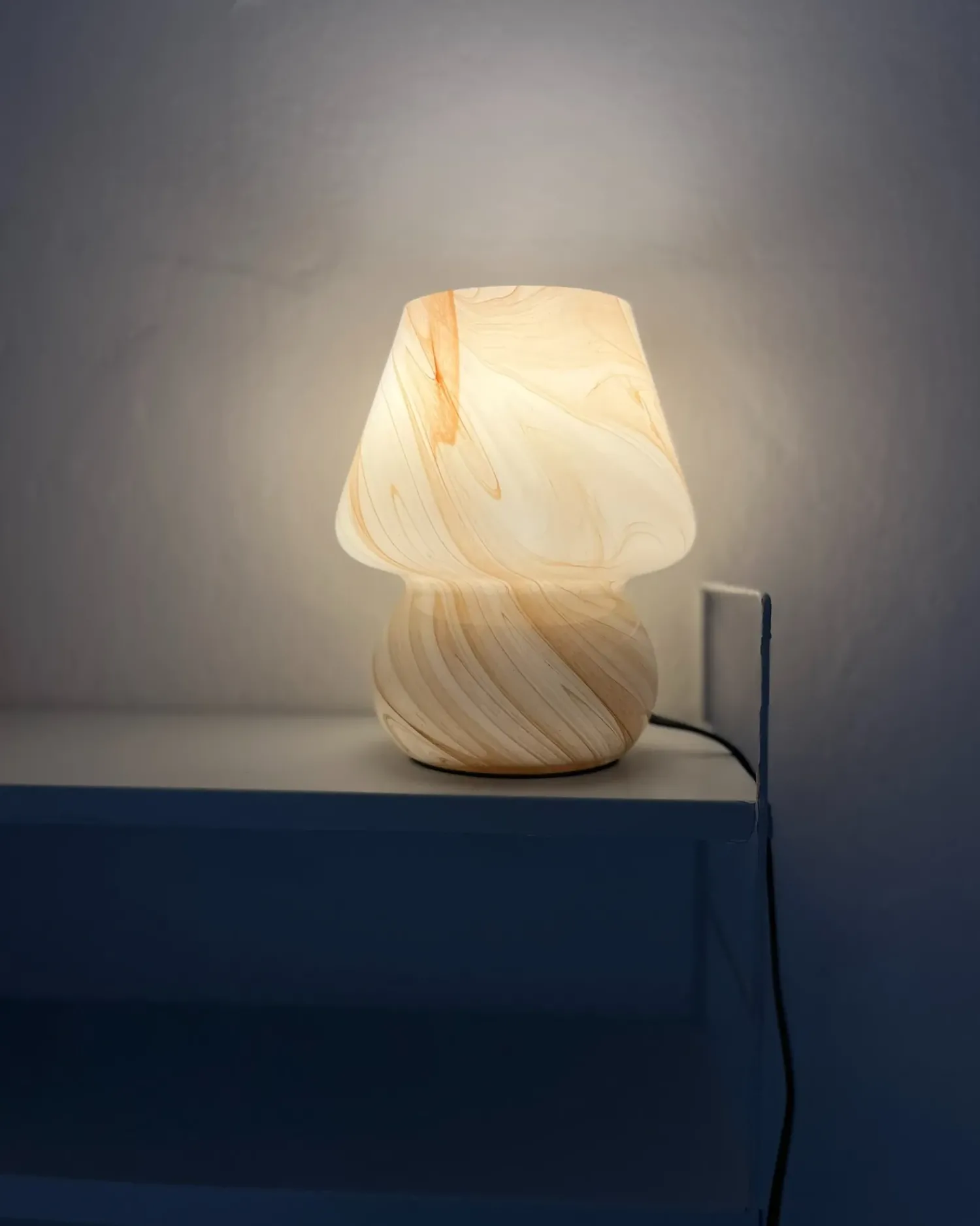 New Beliani Lampada da tavolo LOBO Vetro Bianco