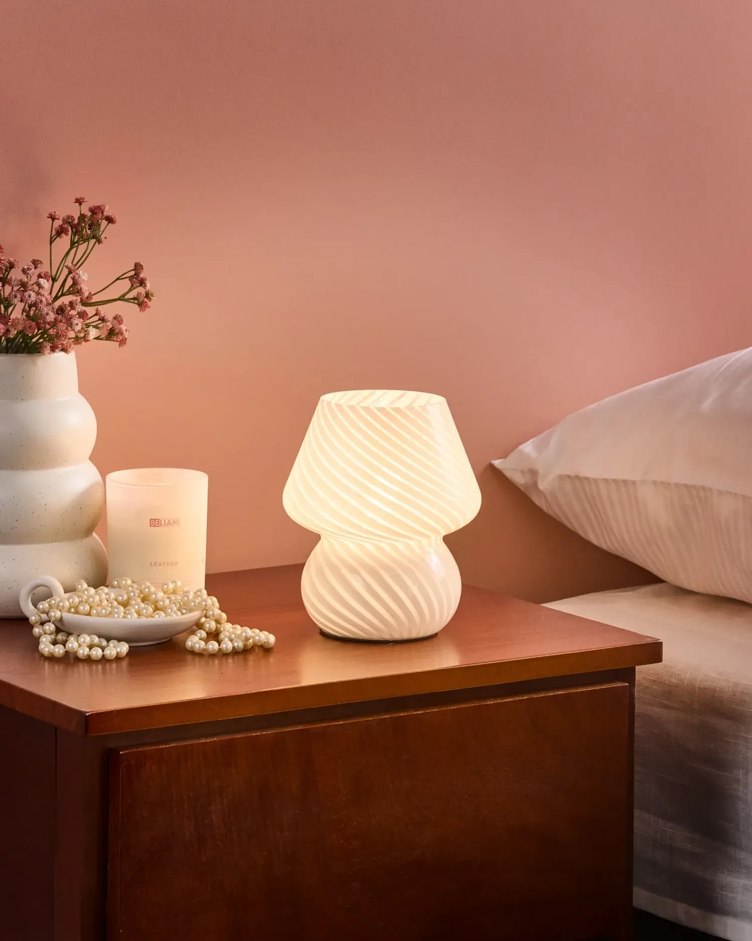 New Beliani Lampada da tavolo LOBO Vetro Bianco