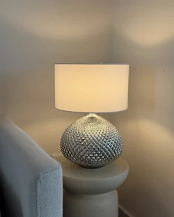Clearance Beliani Lampada da tavolo MADON Vetro Argento Bianco Argento