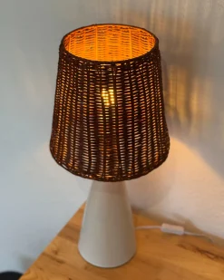 Beliani Lampada da tavolo MADURU Ceramica Bianco Bianco Marrone