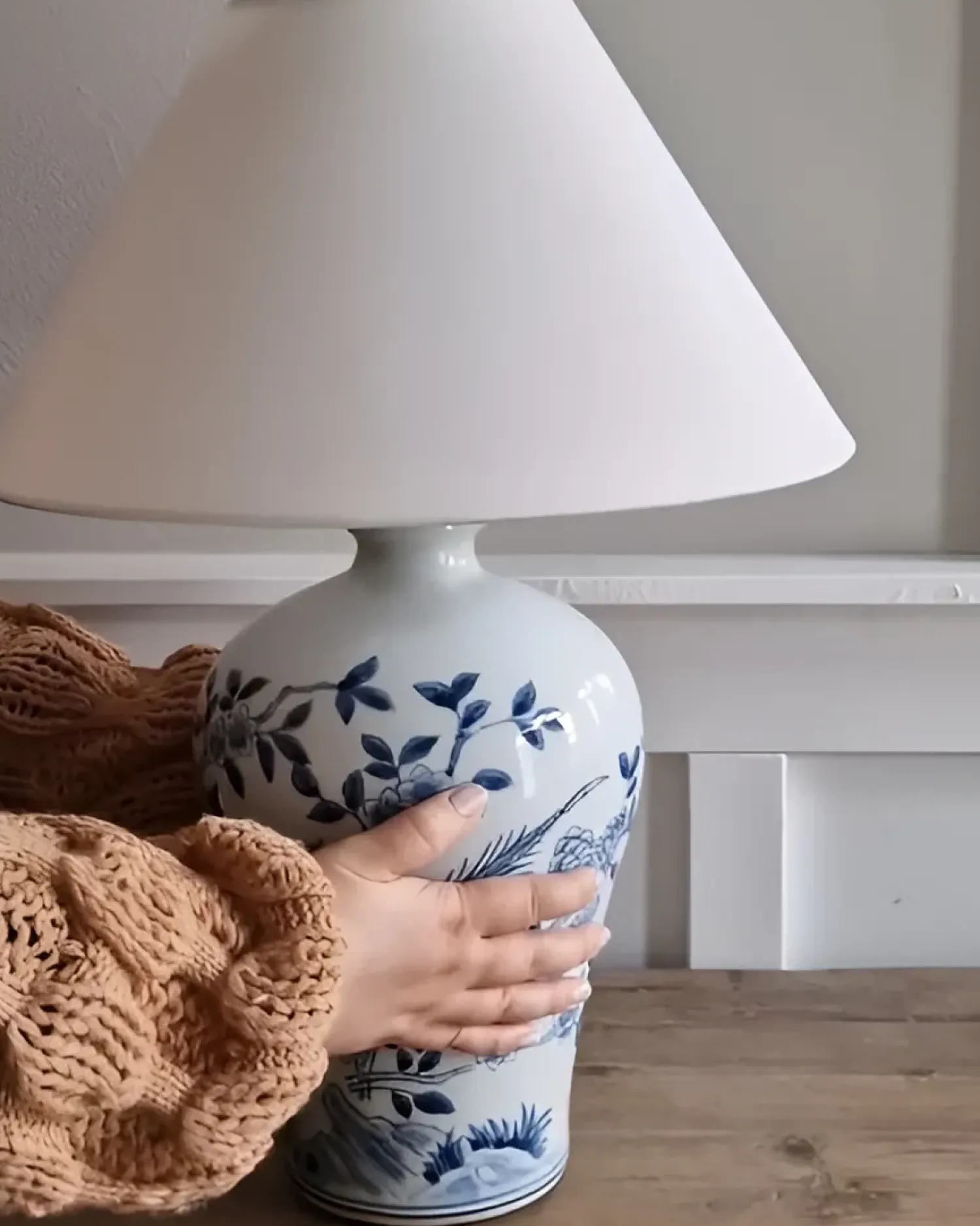 Discount Beliani Lampada da tavolo MAGROS Porcellana Bianco/Blu Bianco Blu