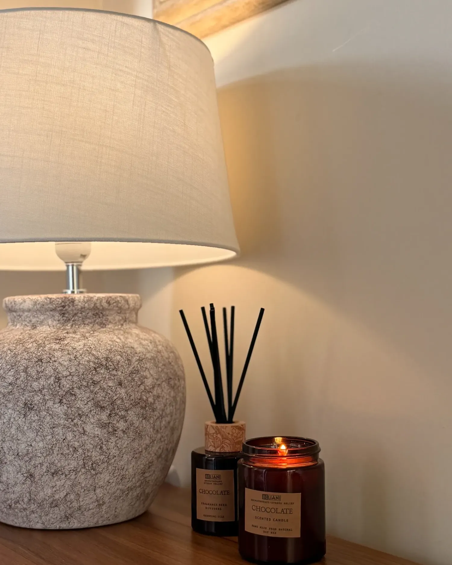 Sale Beliani Lampada da tavolo MAREB Ceramica Beige Bianco Beige
