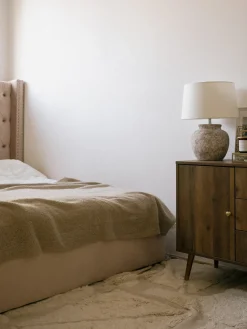 Sale Beliani Lampada da tavolo MAREB Ceramica Beige Bianco Beige