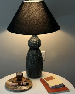 Outlet Beliani Lampada da tavolo MATINA Ceramica Nero Blu Nero