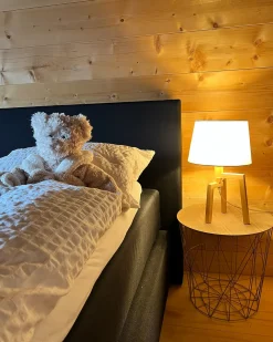 Online Beliani Lampada da tavolo NALON Legno di quercia Marrone/Bianco Bianco Marrone