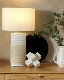Best Beliani Lampada da tavolo NAVIA Porcellana Beige chiaro Beige Bianco