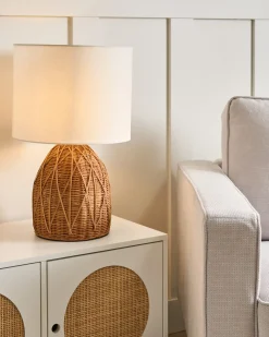 Hot Beliani Lampada da tavolo NILWALA Rattan Naturale Bianco Naturale