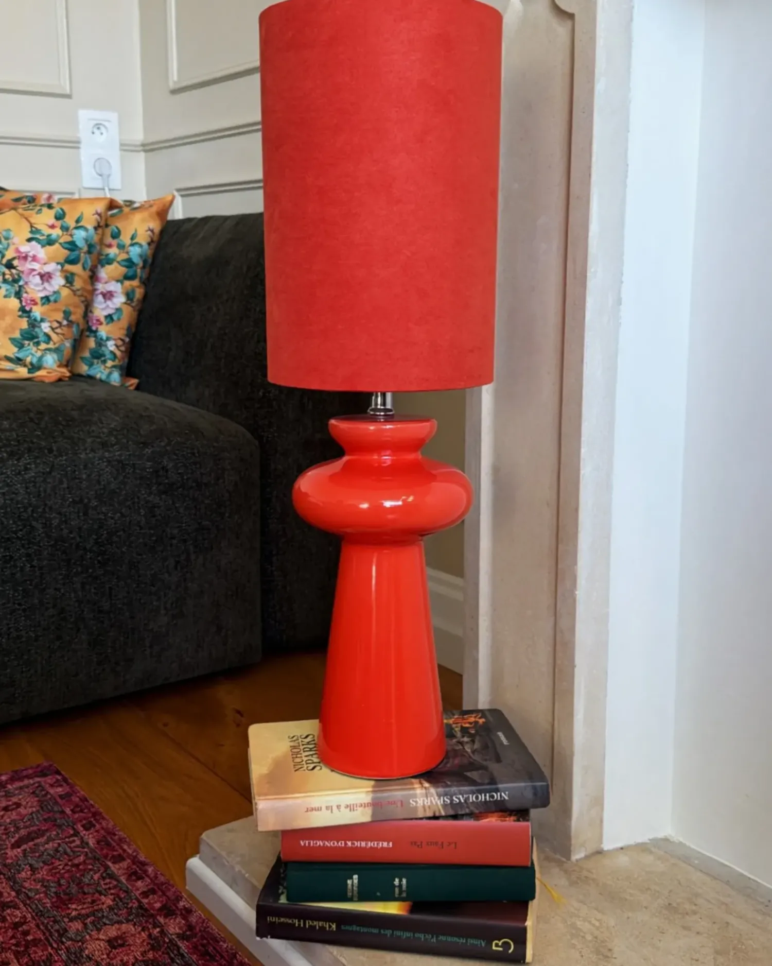 Clearance Beliani Lampada da tavolo OTEROS Rosso