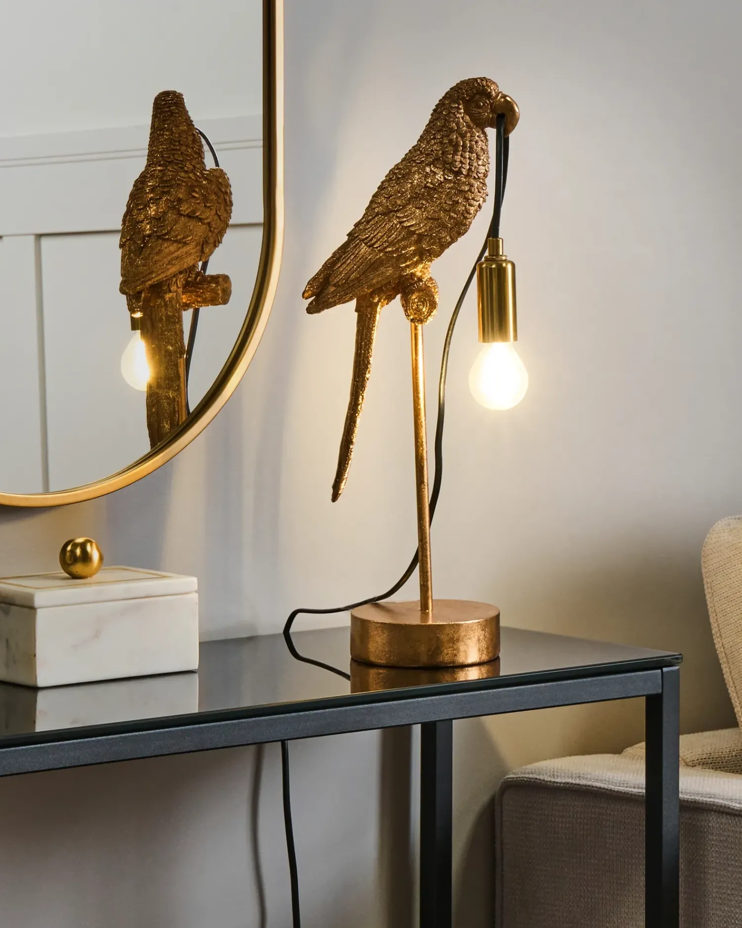 Outlet Beliani Lampada da tavolo Pappagallo SINATRA Oro Ottone Oro