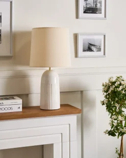 Beliani Lampada da tavolo SALIENTE Ceramica Bianco sporco Bianco Beige