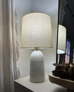 Beliani Lampada da tavolo SALIENTE Ceramica Bianco sporco Bianco Beige