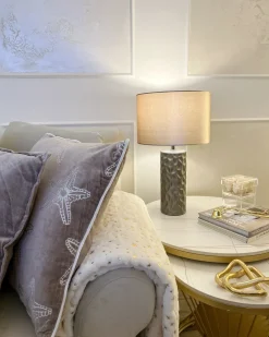 Hot Beliani Lampada da tavolo SANKURU Ceramica Oro Beige Oro