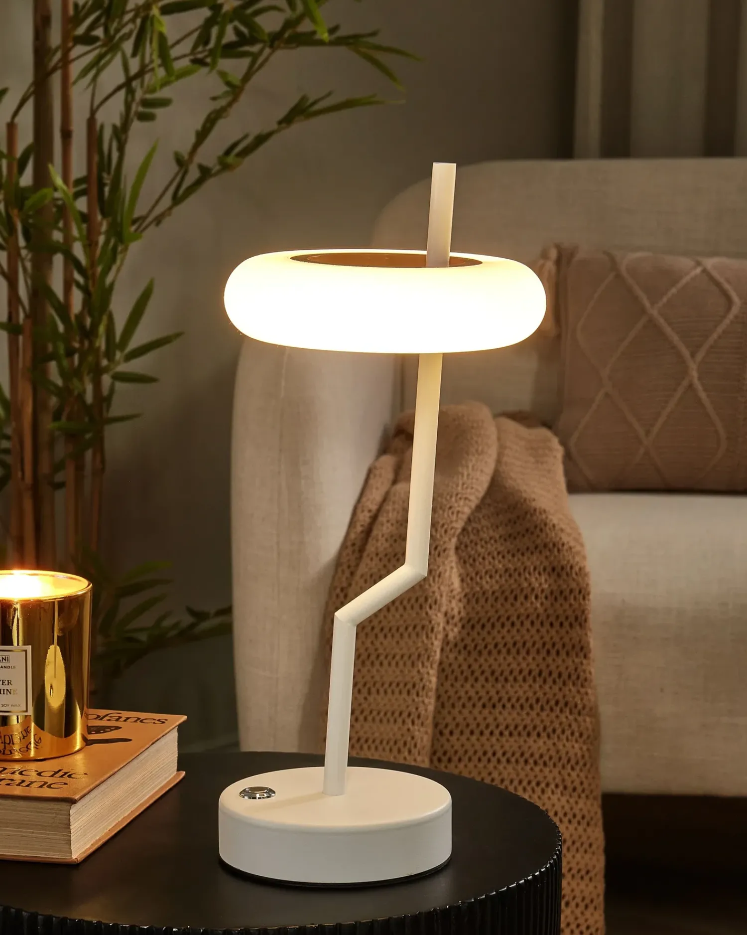Hot Beliani Lampada da tavolo senza fili a LED ALVIELA con dimmer Metallo Bianco Bianco Marrone