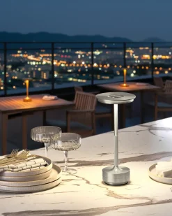 Outlet Beliani Lampada da tavolo senza fili a LED MAGO con dimmer Metallo Argento
