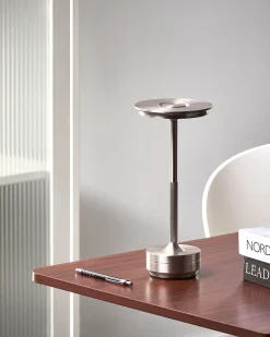 Outlet Beliani Lampada da tavolo senza fili a LED MAGO con dimmer Metallo Argento