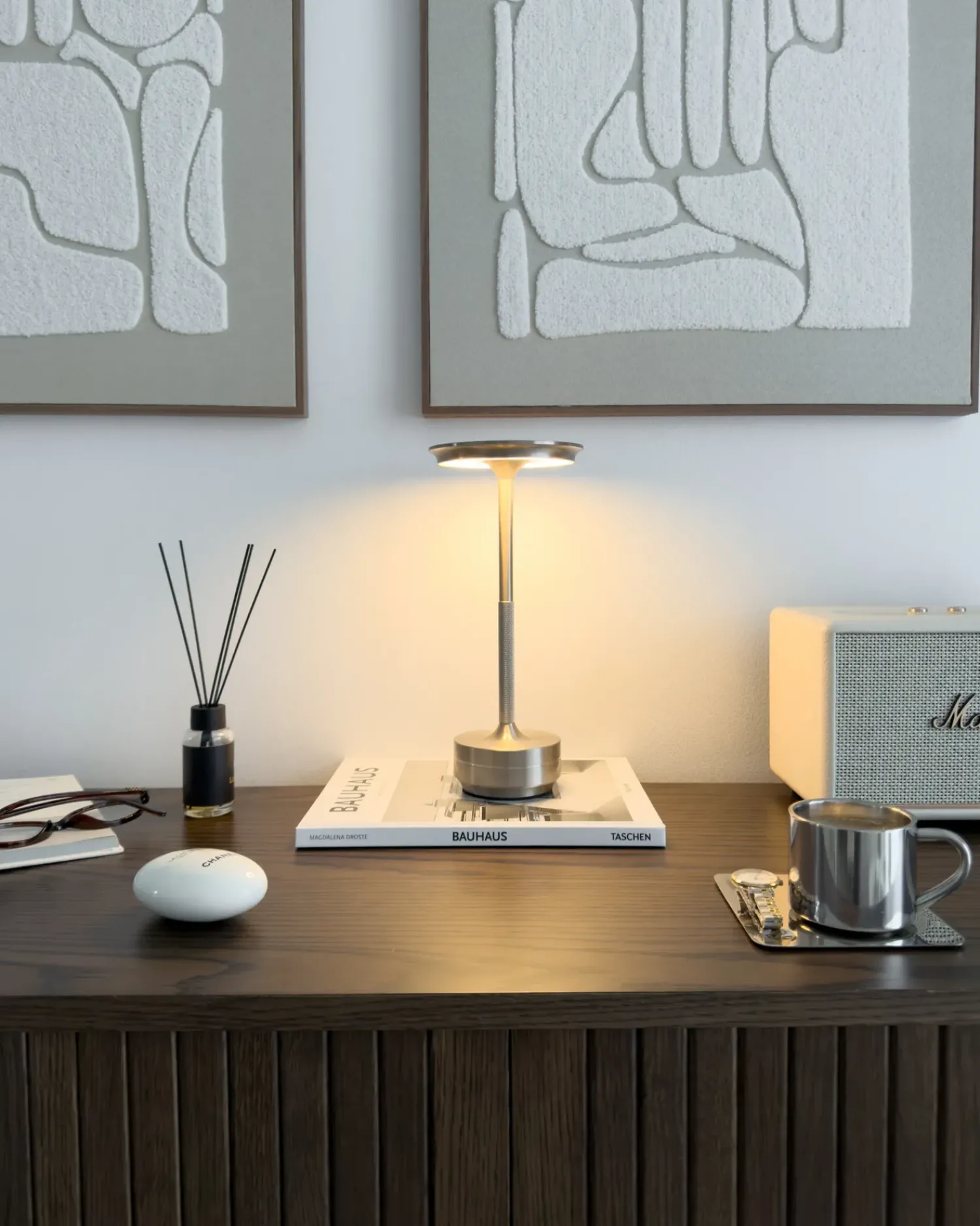 Outlet Beliani Lampada da tavolo senza fili a LED MAGO con dimmer Metallo Argento