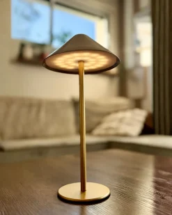 Clearance Beliani Lampada da tavolo senza fili a LED MODJO con dimmer Metallo Oro