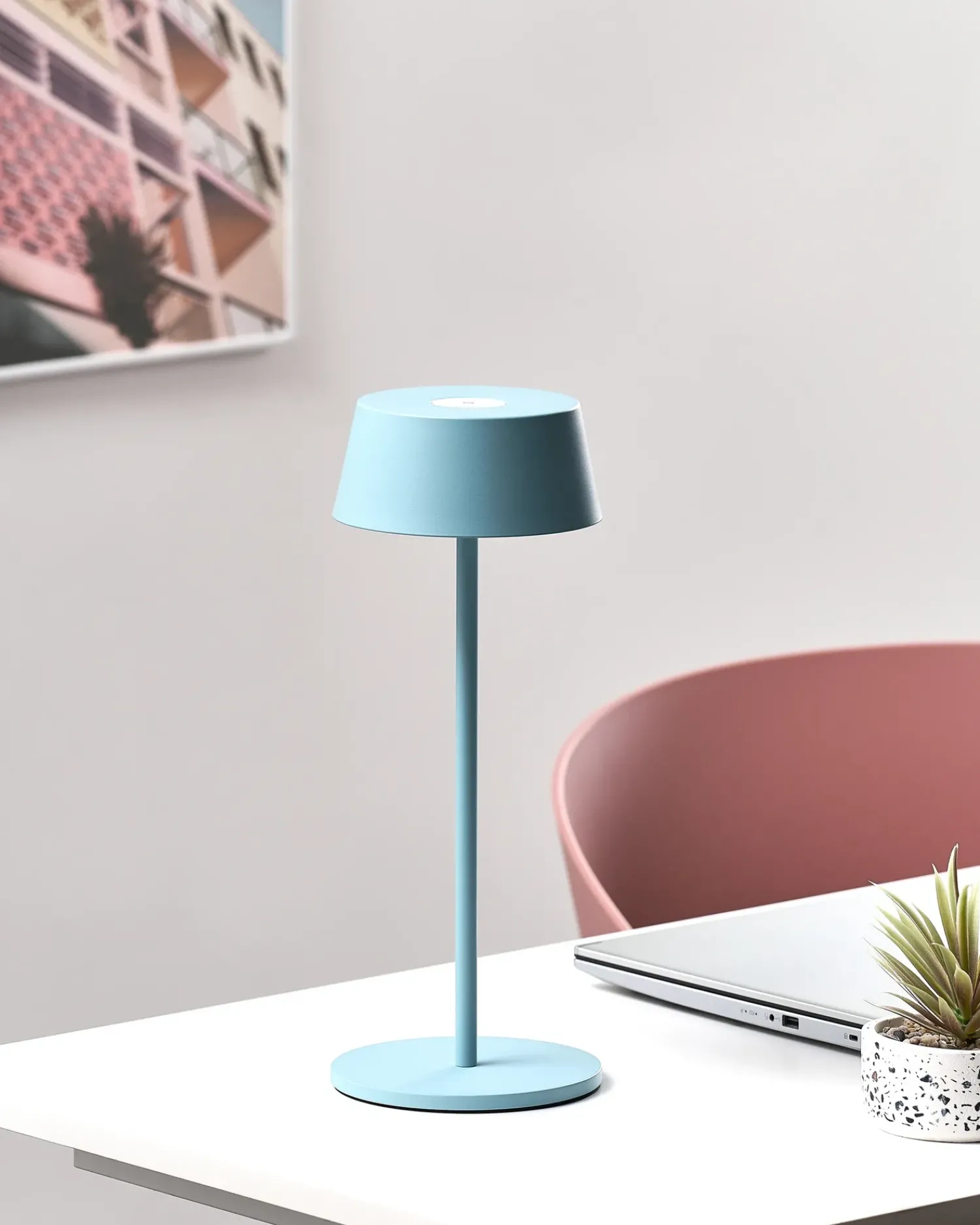 Discount Beliani Lampada da tavolo senza fili a LED GUDER con dimmer Metallo Blu