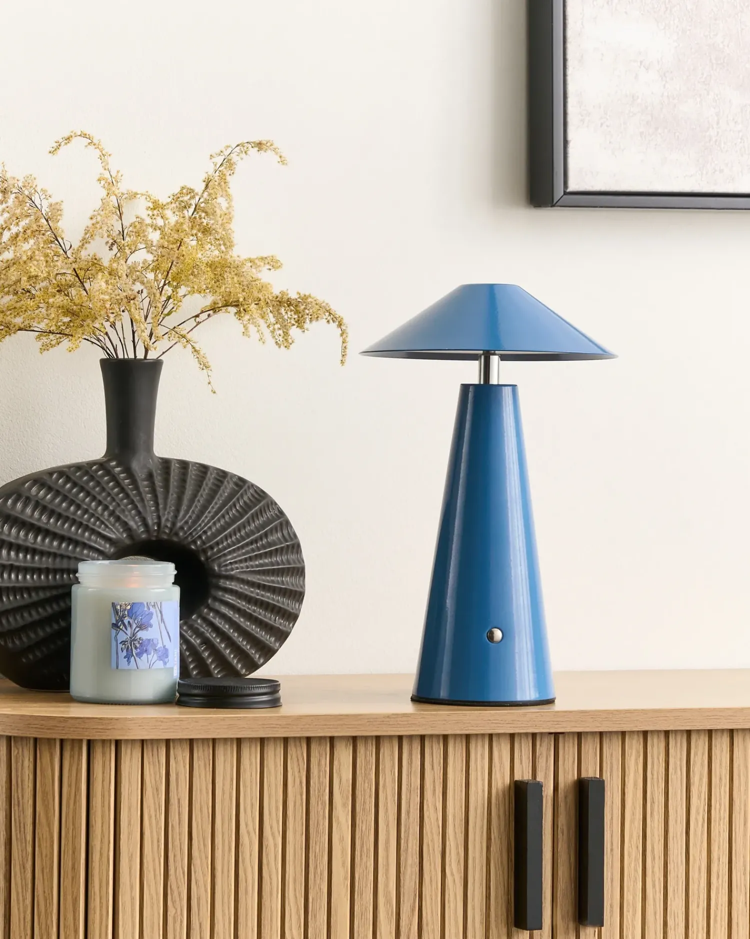 Sale Beliani Lampada da tavolo senza fili a LED APAYAO con dimmer Metallo Blu Argento Bianco Blu Nero
