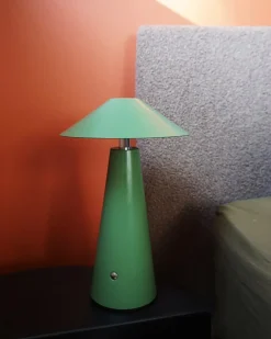 Sale Beliani Lampada da tavolo senza fili a LED APAYAO con dimmer Metallo Verde Argento Bianco Nero Verde