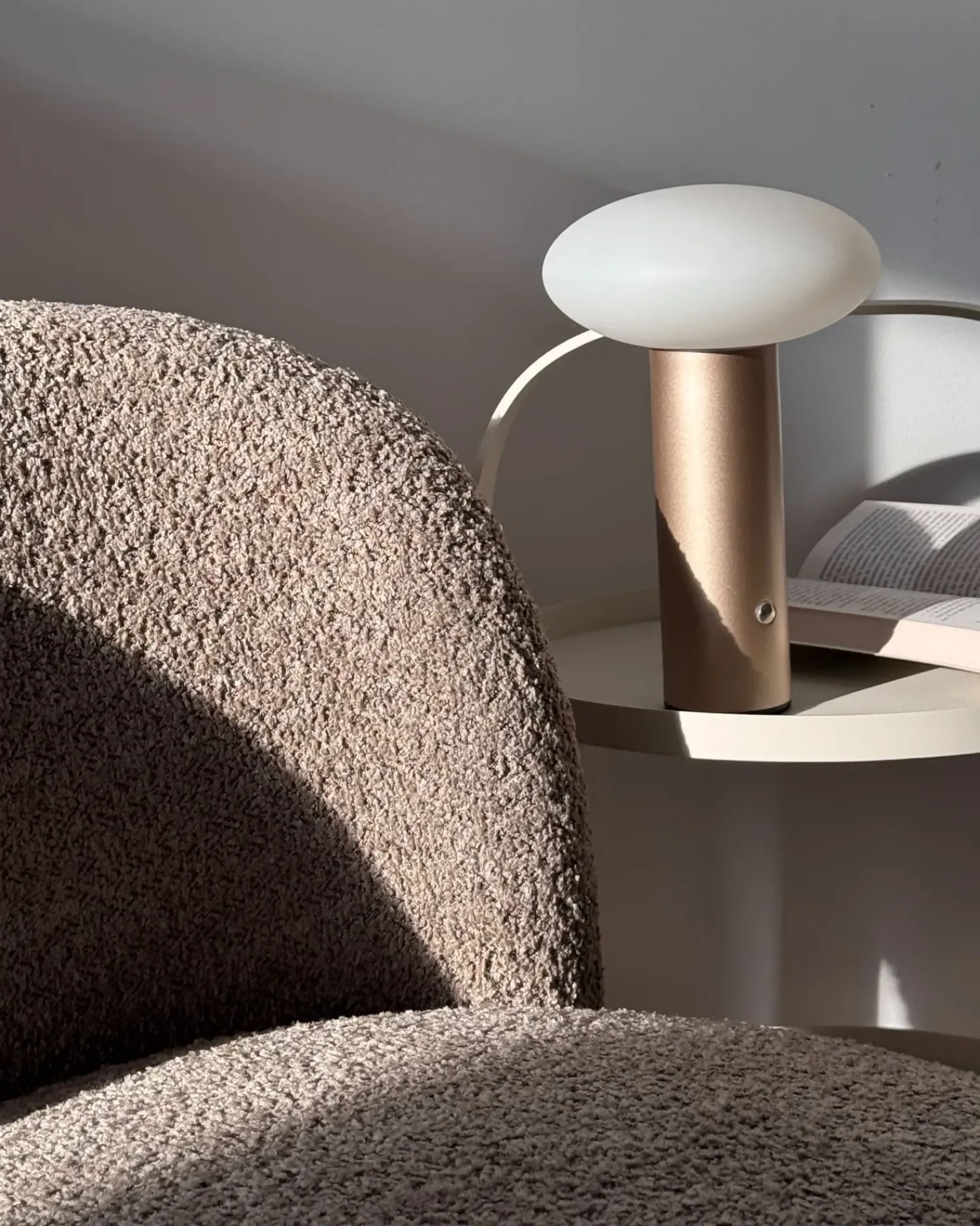 Online Beliani Lampada da tavolo senza fili a LED BUAYAN con dimmer Metallo Oro Bianco Oro
