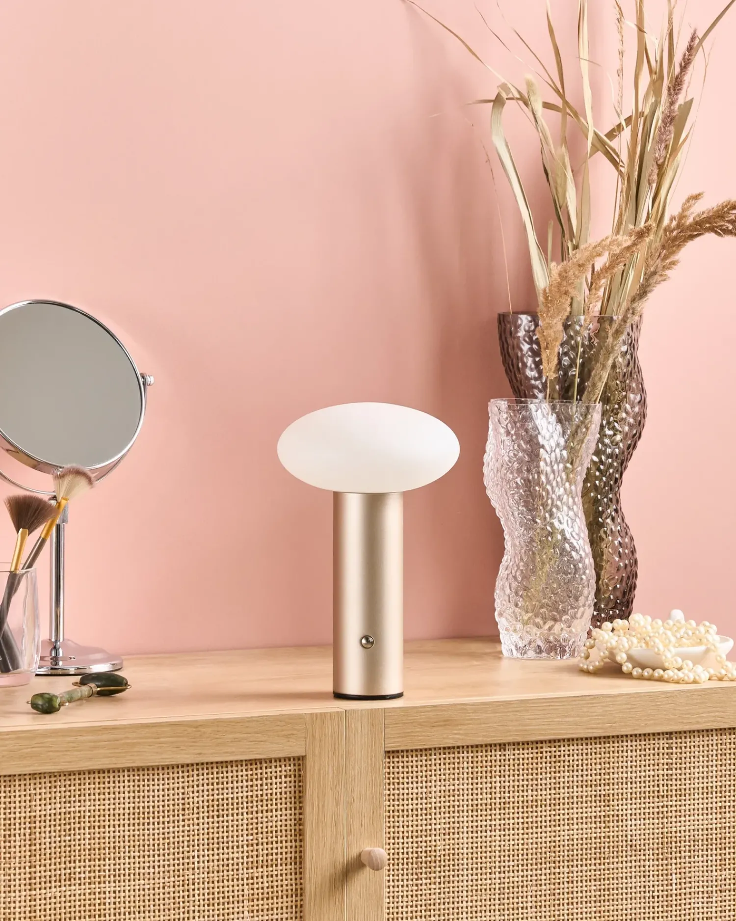 Online Beliani Lampada da tavolo senza fili a LED BUAYAN con dimmer Metallo Oro Bianco Oro