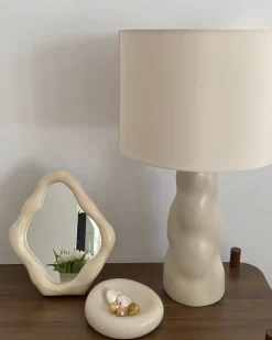 Beliani Lampada da tavolo VILAR Ceramica Beige